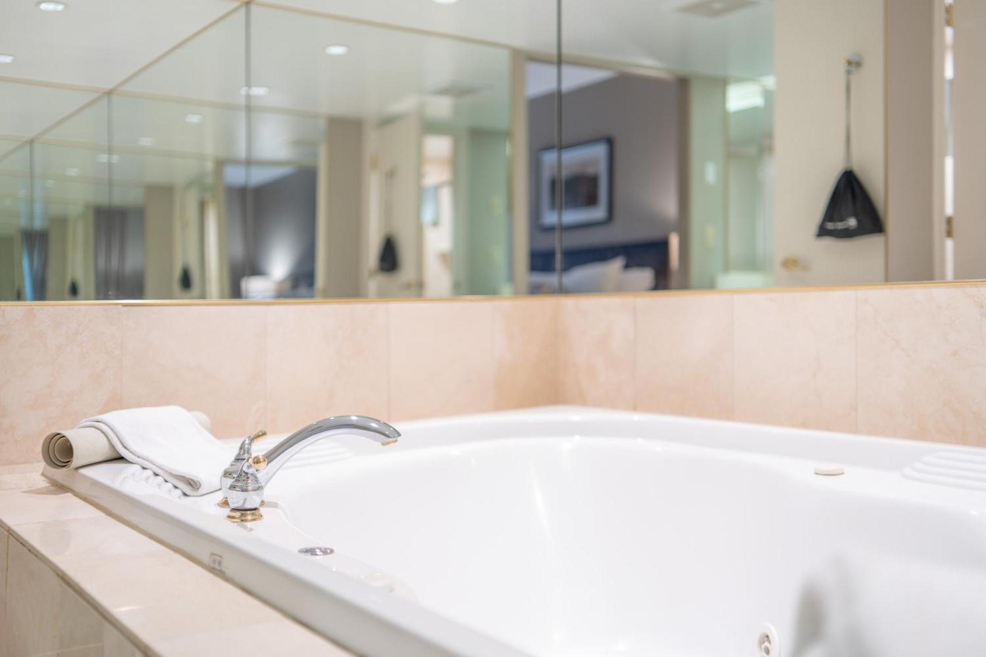 Horseshoe Valley Suites - The Azure Shanty Bay Luaran gambar